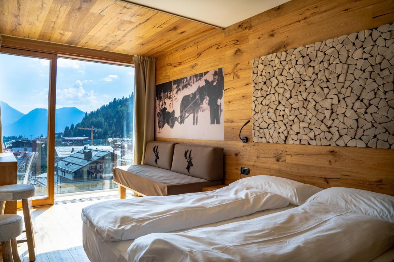 Hotel Cristiania Madonna di Campiglio Exterior photo