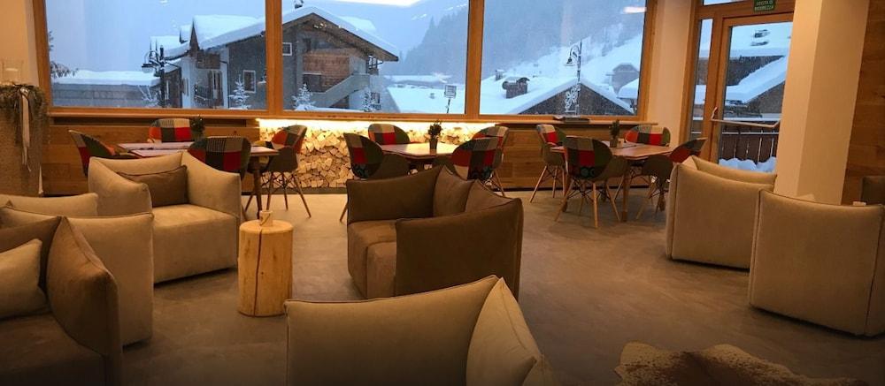Hotel Cristiania Madonna di Campiglio Exterior photo