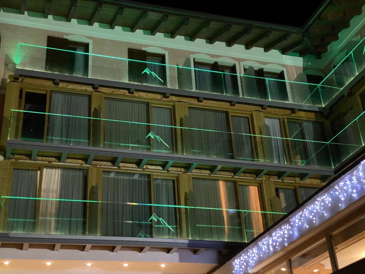Hotel Cristiania Madonna di Campiglio Exterior photo