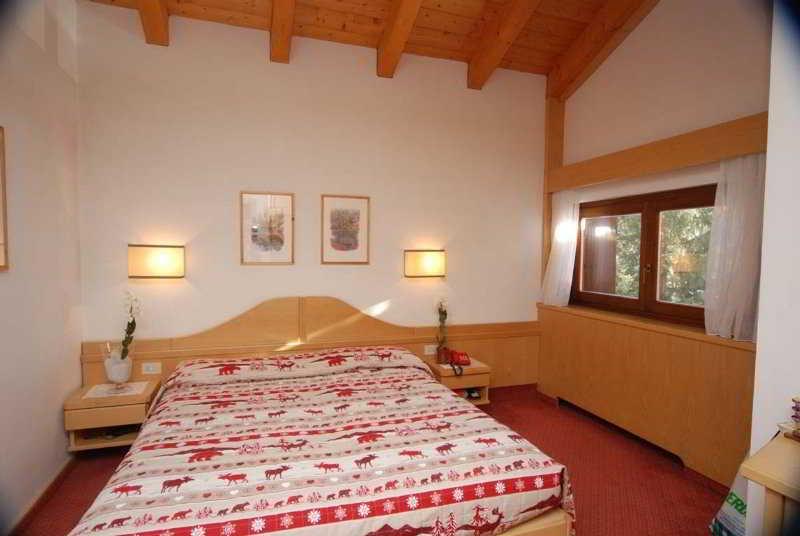 Hotel Cristiania Madonna di Campiglio Exterior photo