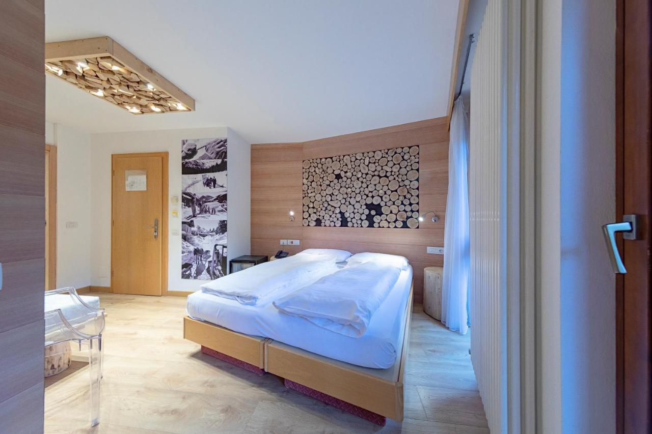 Hotel Cristiania Madonna di Campiglio Exterior photo