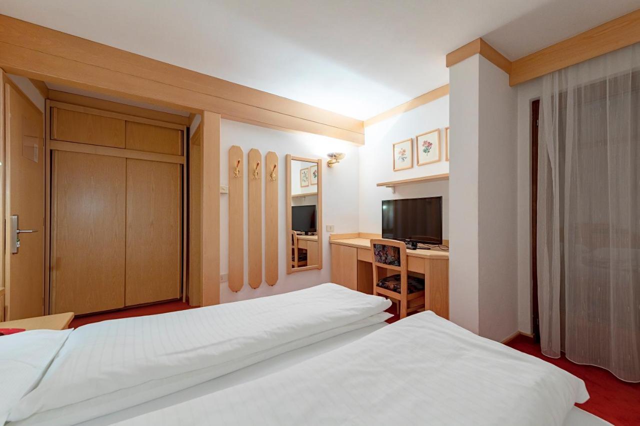 Hotel Cristiania Madonna di Campiglio Exterior photo