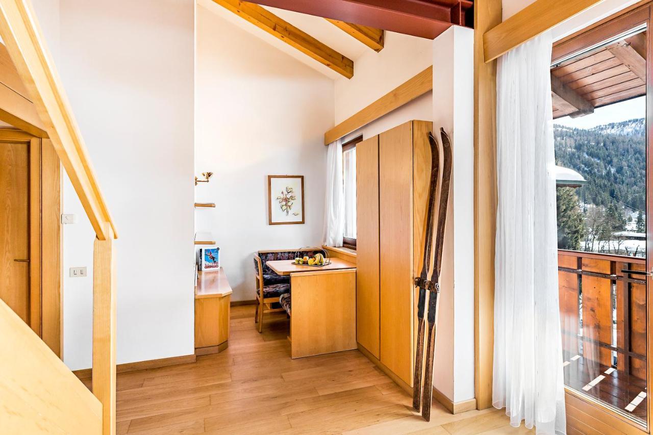 Hotel Cristiania Madonna di Campiglio Exterior photo